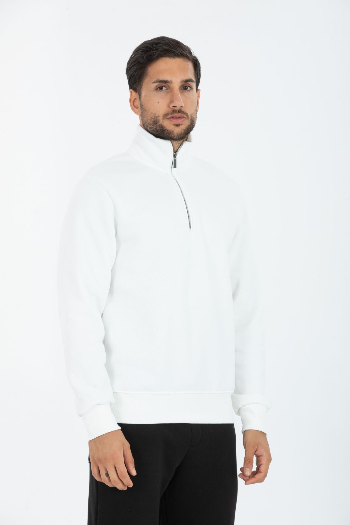 Üç İp Şardonlu Yarım Fermuarlı Dik Yaka Sweatshirt